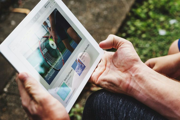 Content strategy redefined: How digital personalization with Nuxt, Vue and headless CRM transforms your magazine | pathways digital impulse blog